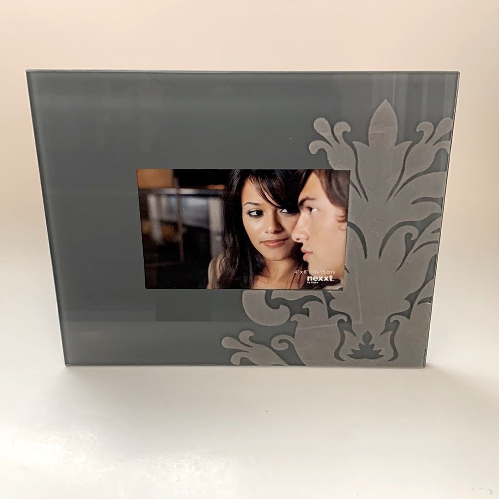 📷 Nexxt Picture Frame